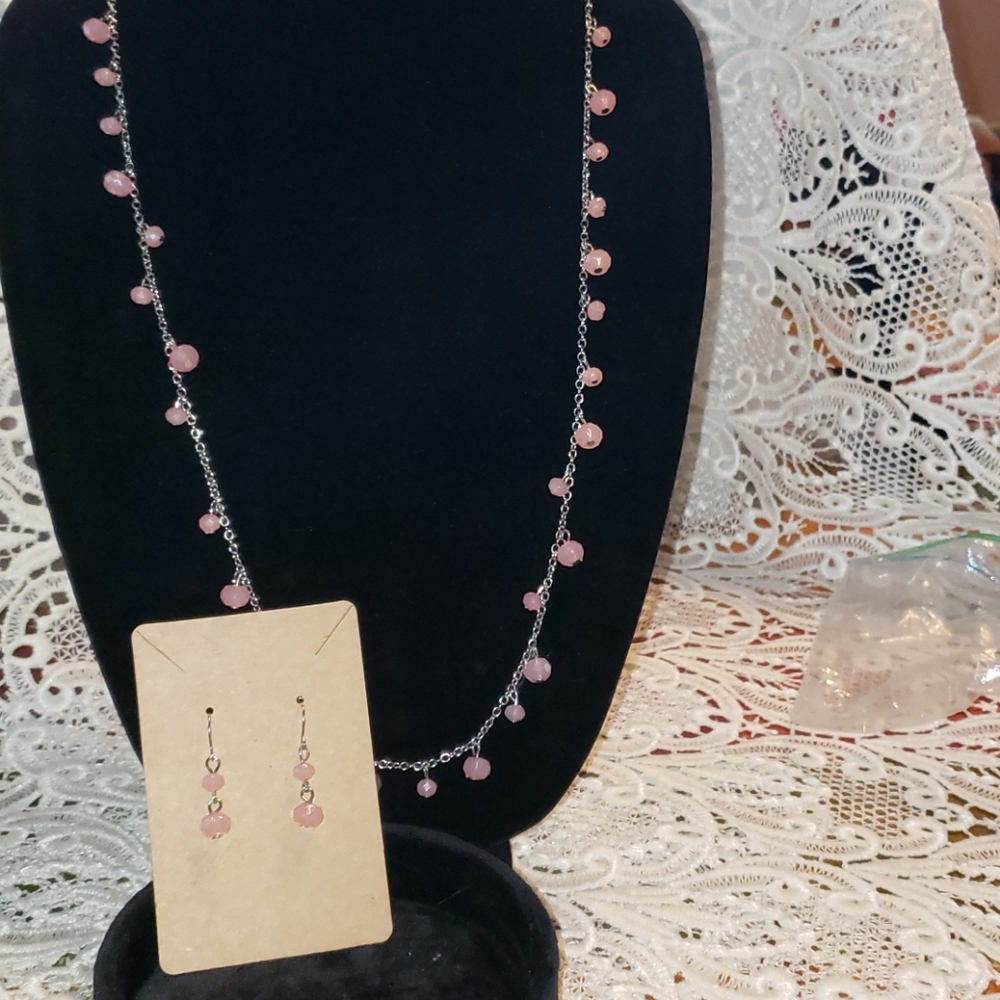 NWOT silver tone jewelry set w/ pink beads!